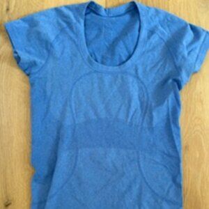LULULEMON SWIFTY TECH SHORtT-SLEEVE SHIRT BLUE SIZE: 6